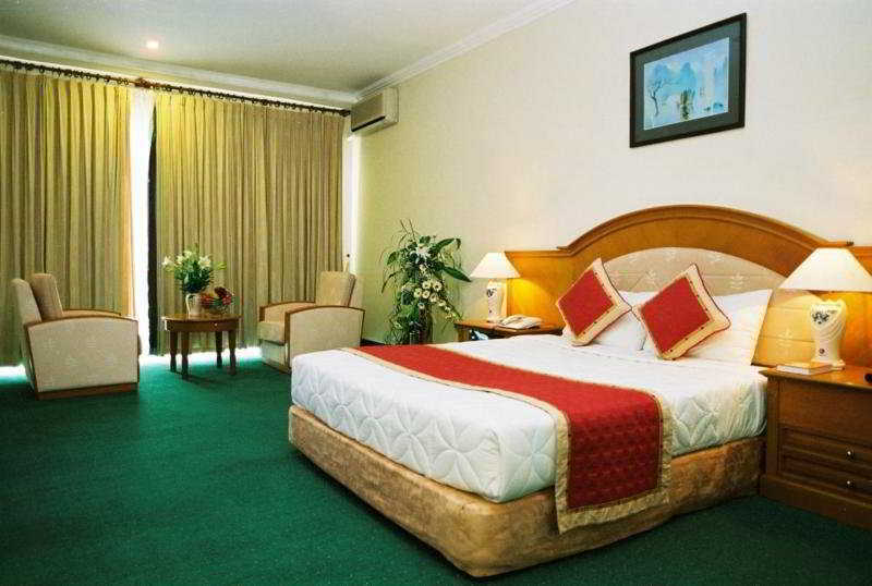 Sai Gon Ha Long Hotel Bagian luar foto