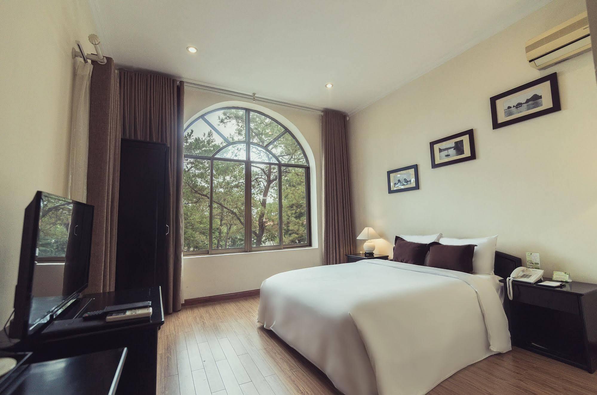 Sai Gon Ha Long Hotel Bagian luar foto